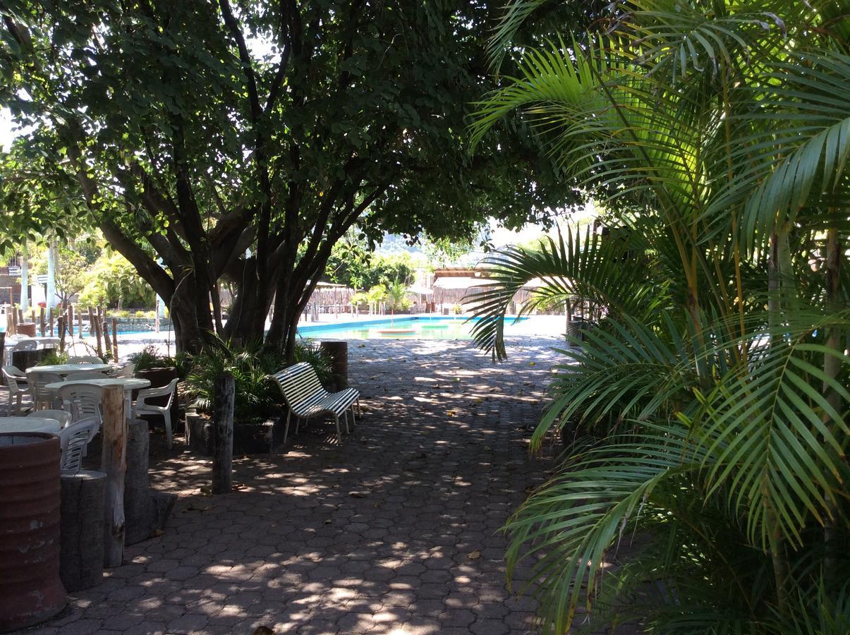 Hotel Y Parque Acuatico La Caldera Abasolo Exterior foto